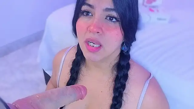 Sofiaa Bloom online show from 06/26/26, 06:34