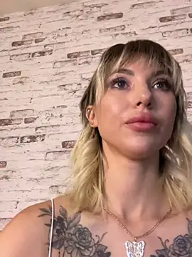 Snapshot of TeaseBabeXXX chatting on 06/07/26, 10:24 TeaseBabeXXX online show from 06/07/26, 10:24