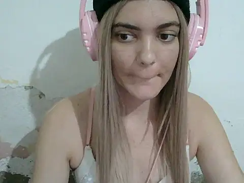 Angel Ristoww online show from 05/20/26, 01:34