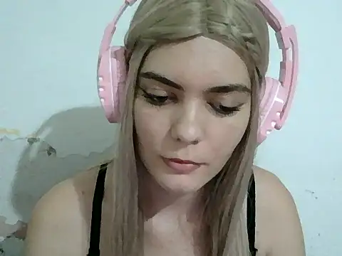 Angel Ristoww online show from 05/22/26, 01:13