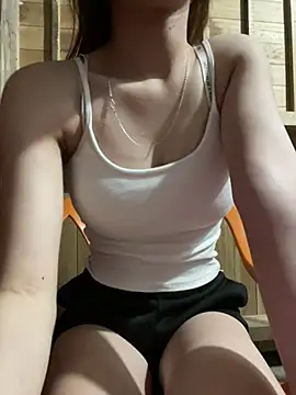 Snapshot of Bea-777 chatting on 06/17/26, 05:36 Bea-777 online show from 06/17/26, 05:36