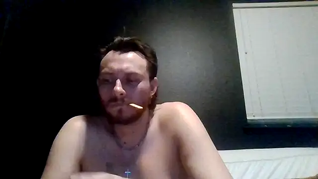 Snapshot of Tallhungcloudyyy chatting on 06/15/26, 06:37 Tallhungcloudyyy online show from 06/15/26, 06:37