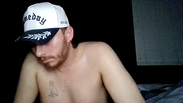 Snapshot of Tallhungcloudyyy chatting on 06/18/26, 10:52 Tallhungcloudyyy online show from 06/18/26, 10:52