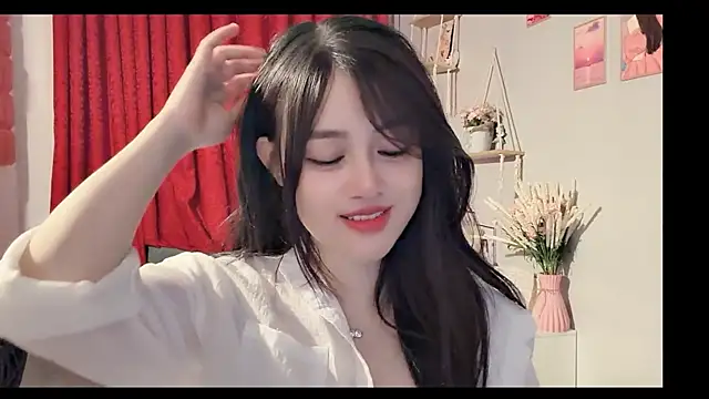 Snapshot of Bee-Cherry chatting on 06/26/26, 02:21 Bee-Cherry online show from 06/26/26, 02:21