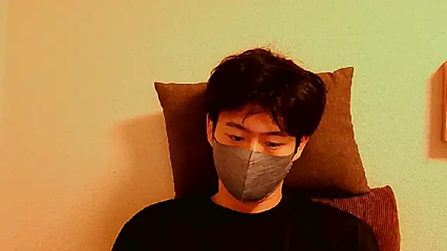 Snapshot of ryuri3939 chatting on 05/21/26, 10:22 ryuri3939 online show from 05/21/26, 10:22