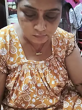 Snapshot of Curvy_Jyoti chatting on 06/19/26, 04:44 Curvy Jyoti online show from 06/19/26, 04:44