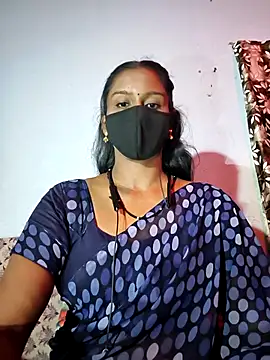 Snapshot of madhushree143 chatting on 07/10/26, 04:42 madhushree143 online show from 07/10/26, 04:42