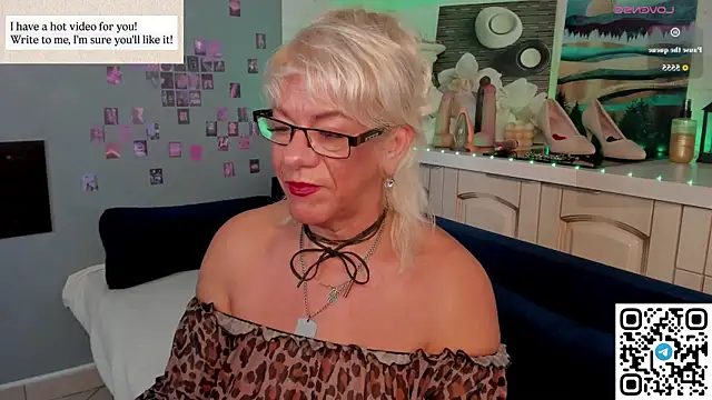 Snapshot of Anna_Coolidge chatting on 06/28/26, 01:11 Anna Coolidge online show from 06/28/26, 01:11