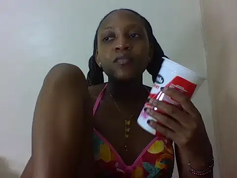 Snapshot of vinsishly chatting on 06/18/26, 04:44 vinsishly online show from 06/18/26, 04:44