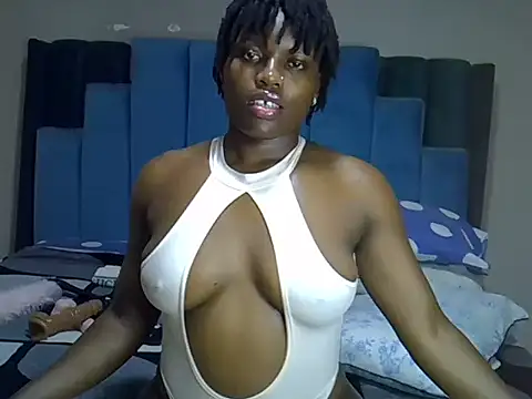 Snapshot of melanin_moon chatting on 05/30/26, 12:46 melanin moon online show from 05/30/26, 12:46