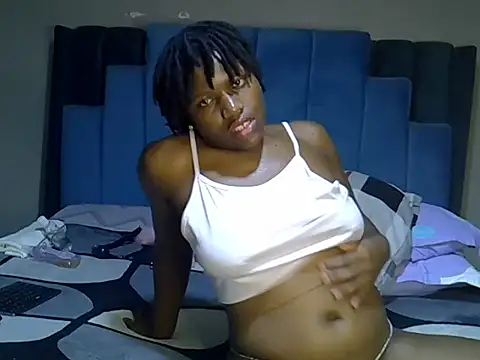 Snapshot of melanin_moon chatting on 06/14/26, 02:24 melanin moon online show from 06/14/26, 02:24