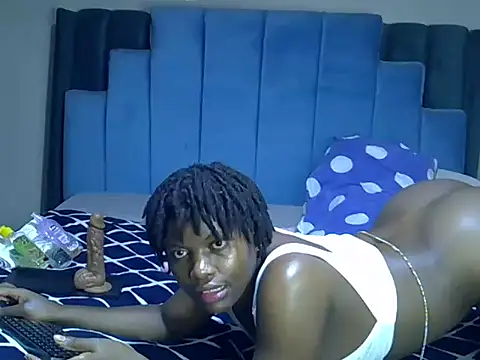 Snapshot of melanin_moon chatting on 06/29/26, 12:39 melanin moon online show from 06/29/26, 12:39