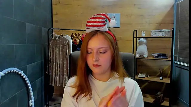 LauraaJohnson online show from 05/19/26, 01:28