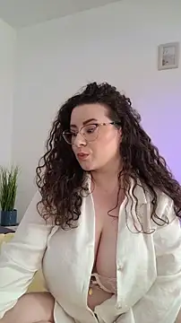 Snapshot of Elissa_Floyd__ chatting on 06/15/26, 09:22 Elissa Floyd online show from 06/15/26, 09:22