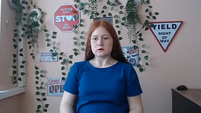 Snapshot of Red__Girll chatting on 05/20/26, 12:22 Red Girll online show from 05/20/26, 12:22