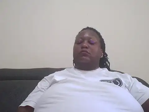 Snapshot of fat_ebonyqueen chatting on 06/18/26, 09:14 fat ebonyqueen online show from 06/18/26, 09:14