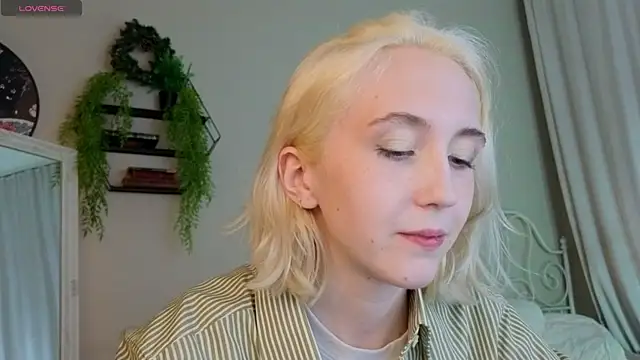 Elen  Moore online show from 05/29/26, 04:16