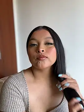 ChloeMilky online show from 05/20/26, 03:07