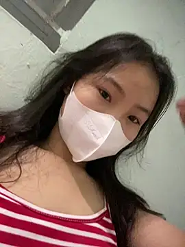 -Lily-y online show from 05/19/26, 02:56