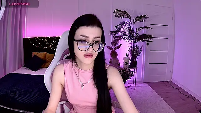 Snapshot of Ariella_Me chatting on 06/16/26, 06:27 Ariella Me online show from 06/16/26, 06:27