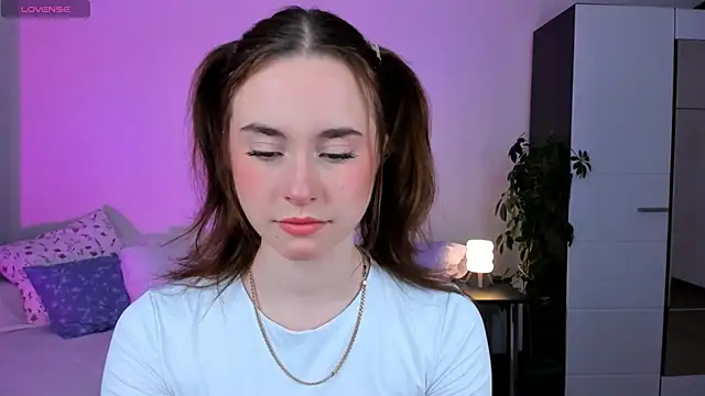 Snapshot of Lilit_Dream chatting on 06/11/26, 02:33 Lilit Dream online show from 06/11/26, 02:33