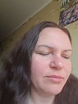 Snapshot of Meri_a chatting on 06/19/26, 04:28 Meri a online show from 06/19/26, 04:28