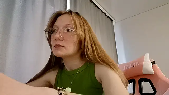 Snapshot of LauraTurber chatting on 05/22/26, 02:55 LauraTurber online show from 05/22/26, 02:55