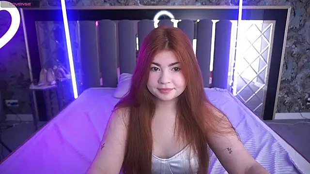 Snapshot of RosaAmour chatting on 06/10/26, 05:28 RosaAmour online show from 06/10/26, 05:28