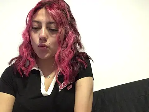 Snapshot of Emma_Cut chatting on 06/06/26, 03:50 Emma Cut online show from 06/06/26, 03:50