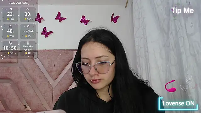 Snapshot of Angel-Hott_ chatting on 06/25/26, 02:22 Angel-Hott online show from 06/25/26, 02:22