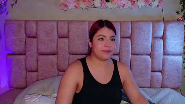Snapshot of Brit_cherry chatting on 07/07/26, 05:54 Brit cherry online show from 07/07/26, 05:54