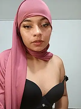 Snapshot of Samira_1 chatting on 07/02/26, 11:22 Samira 1 online show from 07/02/26, 11:22