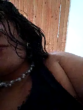 Snapshot of Perla-stone1 chatting on 06/20/26, 08:33 Perla-stone1 online show from 06/20/26, 08:33