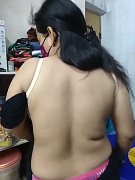 shalini gupta05 online show from 06/20/26, 04:32