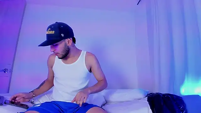 Snapshot of _Kevin_xxx chatting on 09/21/25, 05:42 Kevin xxx online show from 09/21/25, 05:42