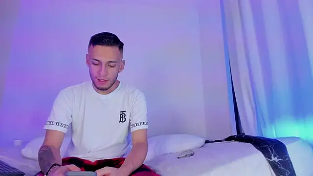 Snapshot of _Kevin_xxx chatting on 09/26/25, 05:55 Kevin xxx online show from 09/26/25, 05:55