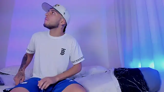 Snapshot of _Kevin_xxx chatting on 10/12/25, 10:47 Kevin xxx online show from 10/12/25, 10:47