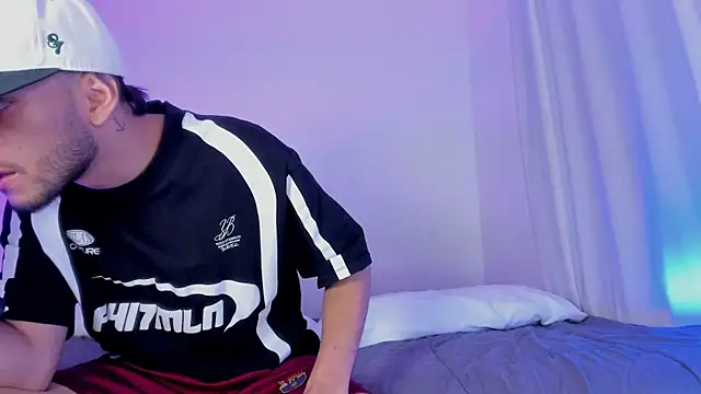 Snapshot of _Kevin_xxx chatting on 10/29/25, 06:04 Kevin xxx online show from 10/29/25, 06:04