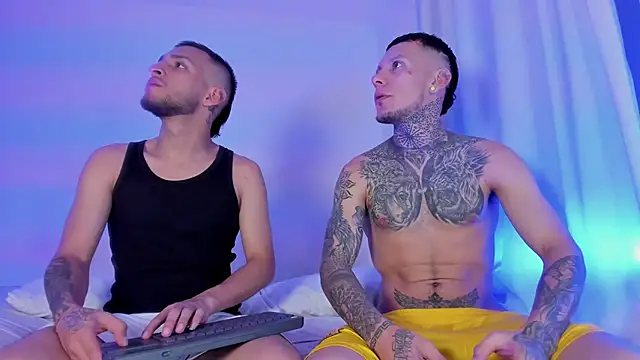 Snapshot of _Kevin_xxx chatting on 11/20/25, 04:01 Kevin xxx online show from 11/20/25, 04:01