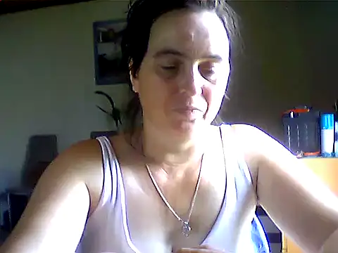 AniaCool77 online show from 06/18/26, 09:14