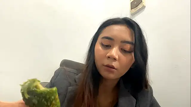 KristieOrtmann online show from 05/23/26, 08:40