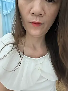 Lye lovely online show from 06/21/26, 10:01