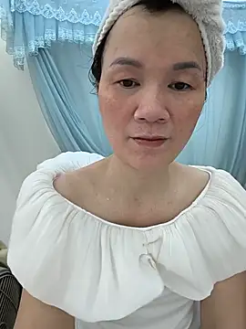 Lye lovely online show from 07/05/26, 03:02