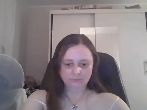 TaylorLovely online show from 06/27/26, 08:03