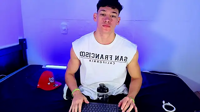 Luke Muscle online show from 06/05/26, 01:50