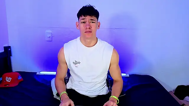 Luke Muscle online show from 06/06/26, 02:55