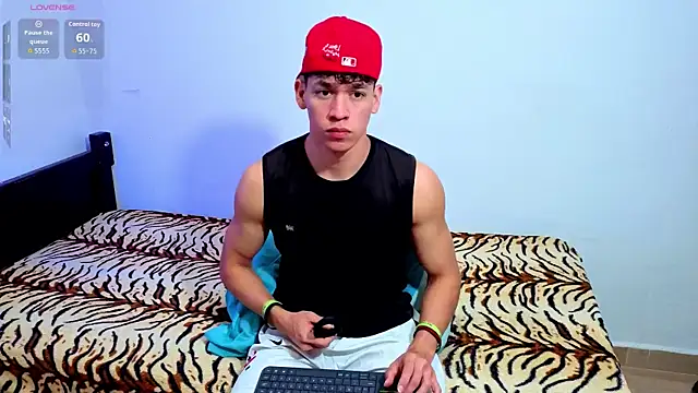 Luke Muscle online show from 06/13/26, 04:05