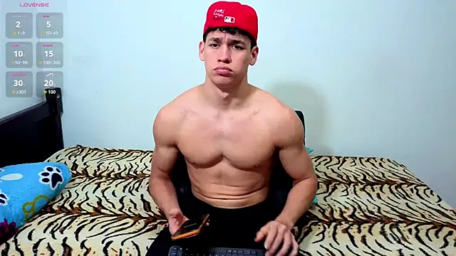 Luke Muscle online show from 06/23/26, 01:14