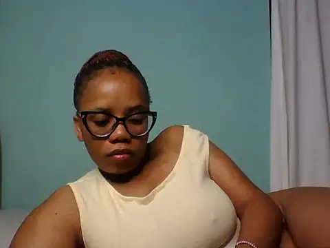 Snapshot of Tatianaluu chatting on 08/01/26, 03:55 Tatianaluu online show from 08/01/26, 03:55