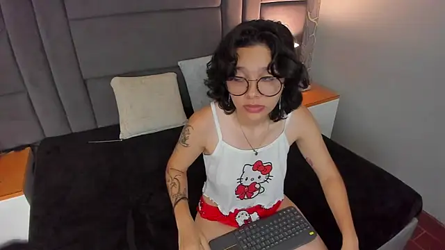 Snapshot of scarleth_blaze chatting on 06/19/26, 03:22 scarleth blaze online show from 06/19/26, 03:22